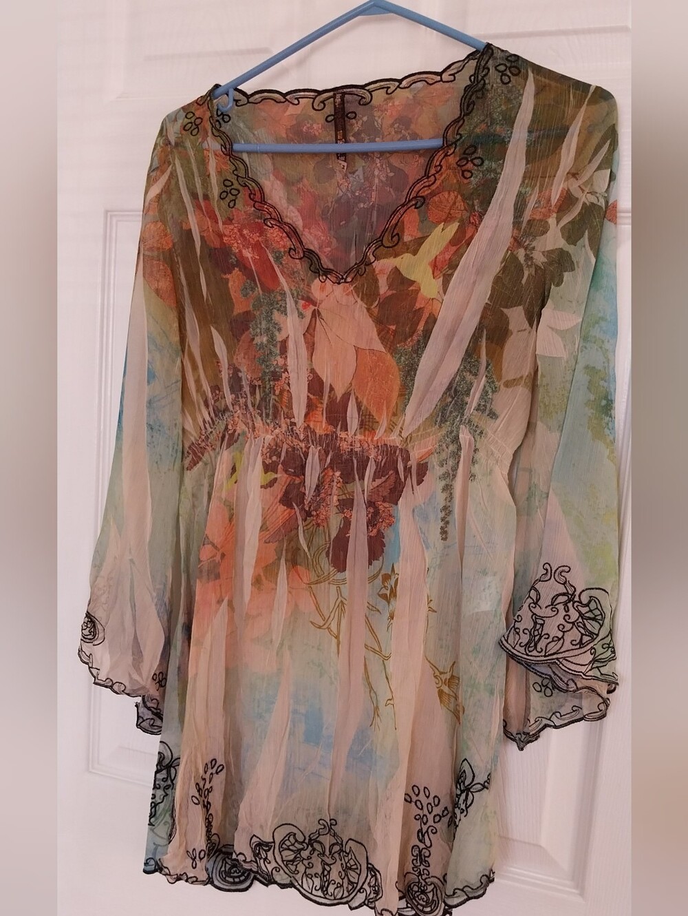 Sheer Floral V-Neck Women’s Top in Multicolor - Picture 2 of 11